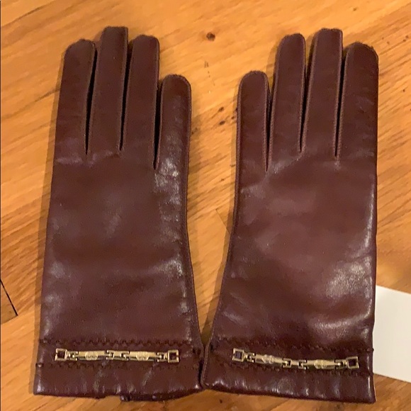COPY - EScada Leather Gloves - Picture 5 of 8